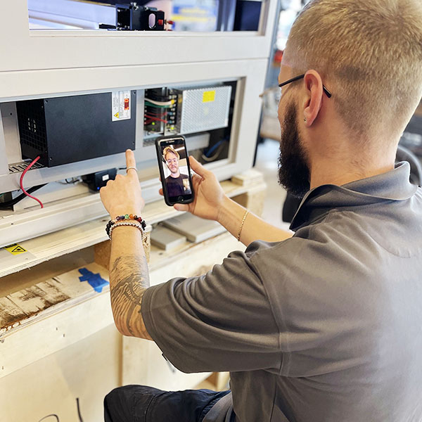 欧洲毛片基地 staff on a video call